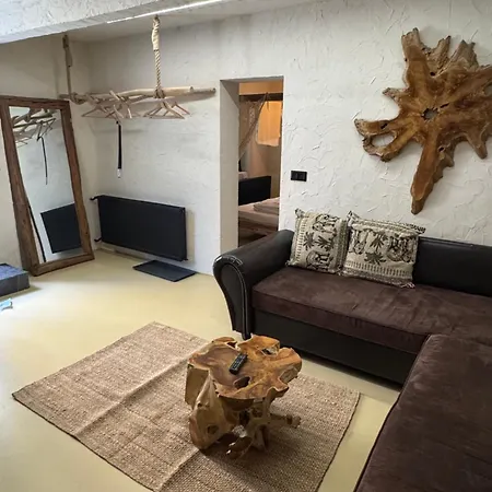 Keep Your Budget, Boho Old Town * 布拉迪斯拉发