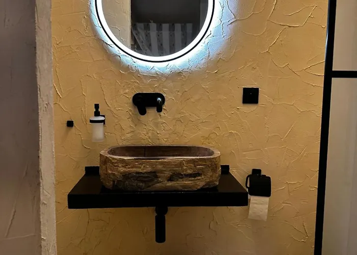 Keep Your Budget, Boho Old Town